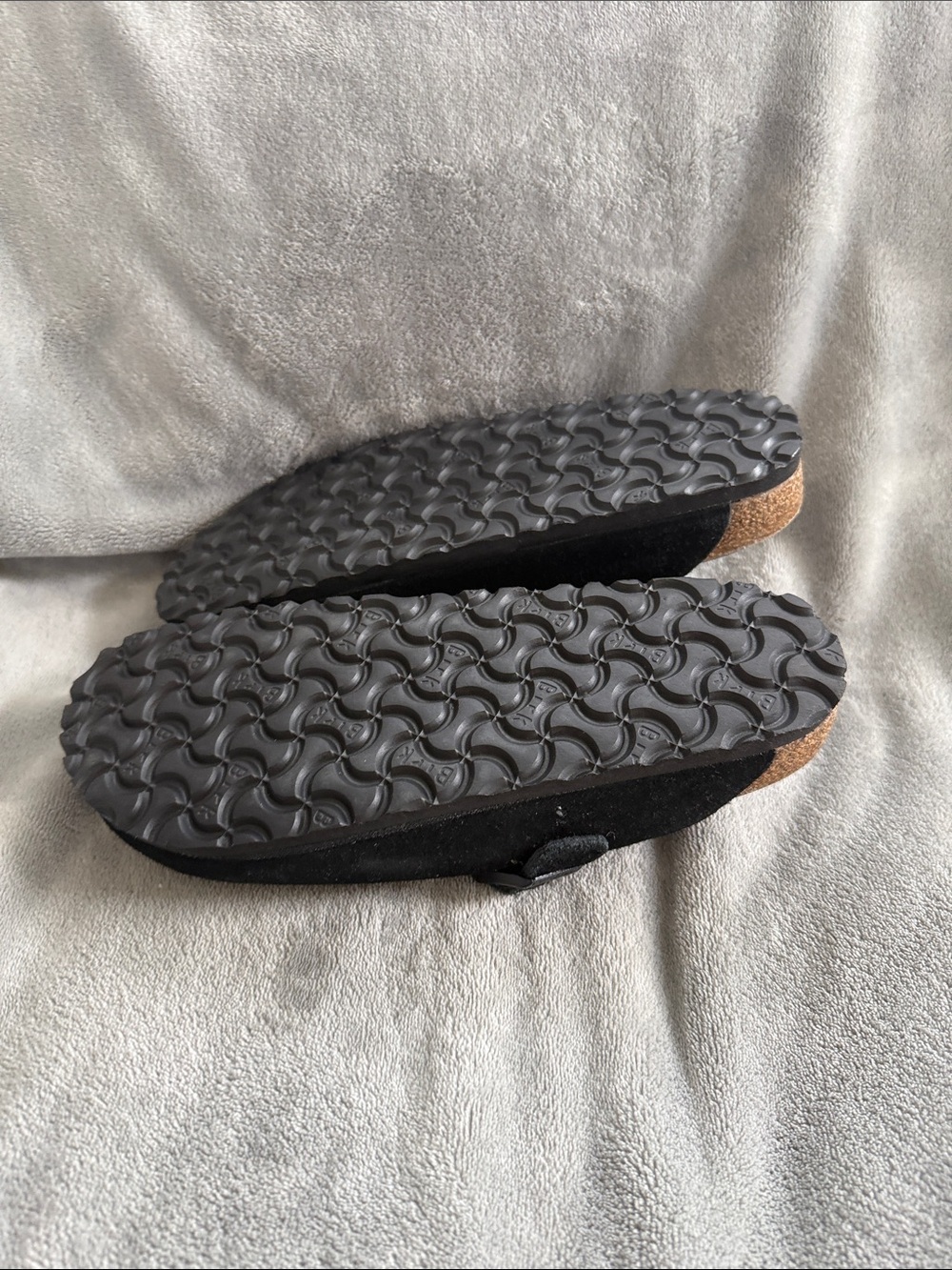 Birkenstock cozy Black Suede Clog - Picture 6 of 6